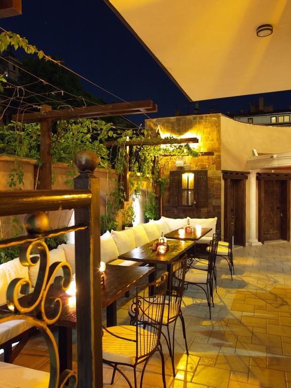 Семеен Хотел Опера Burgas Exterior foto