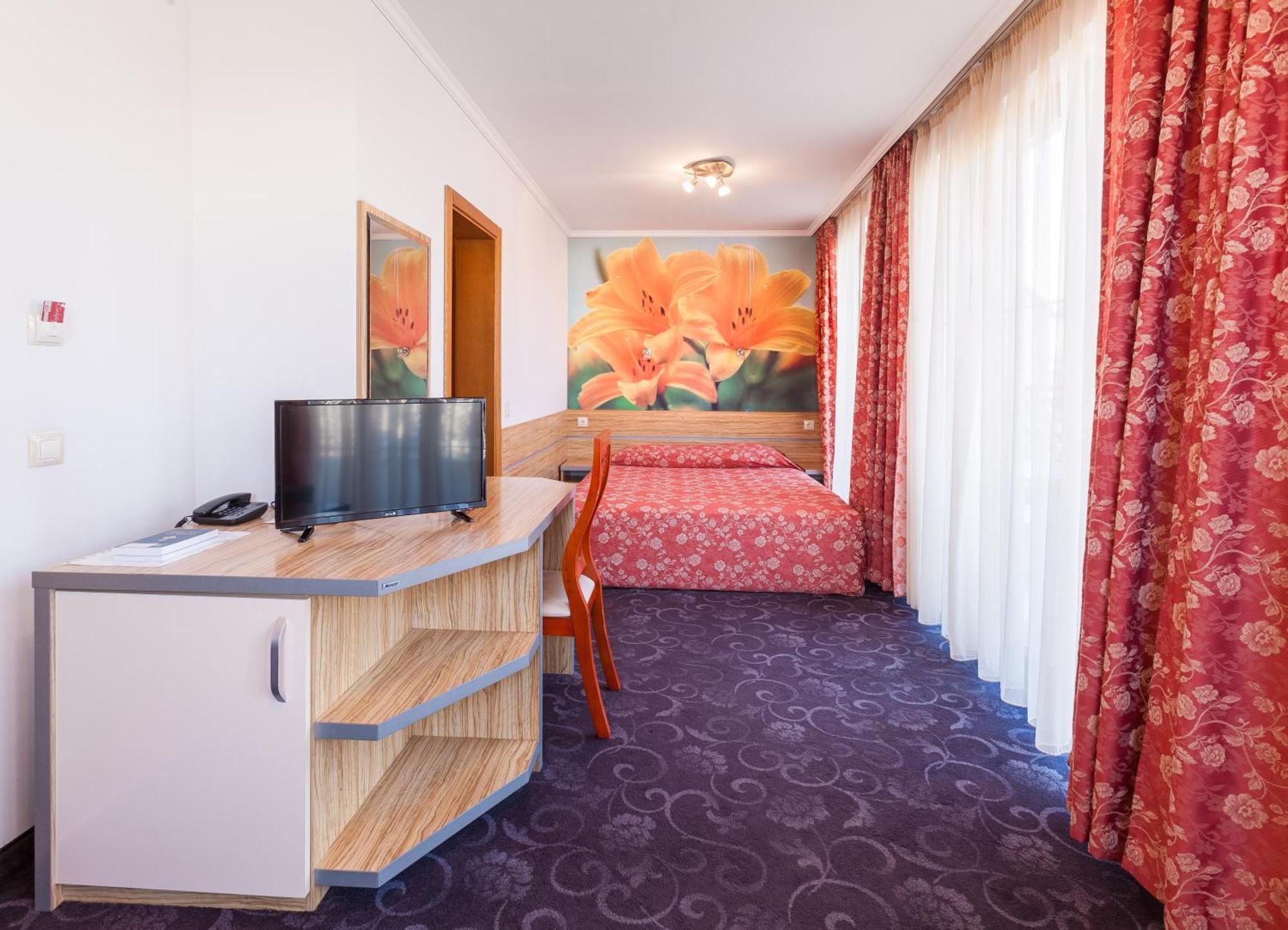 Семеен Хотел Опера Burgas Habitación foto
