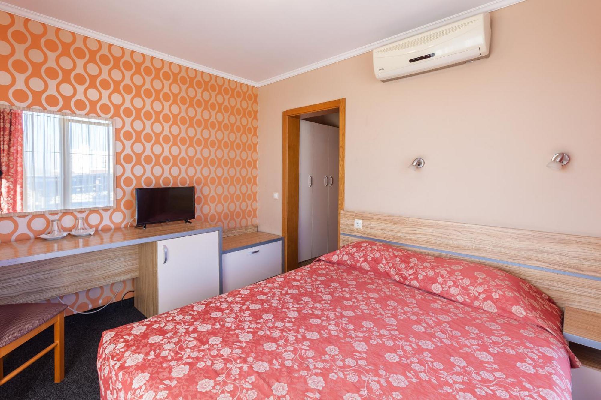 Семеен Хотел Опера Burgas Habitación foto