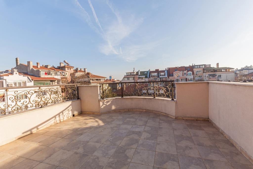 Семеен Хотел Опера Burgas Exterior foto